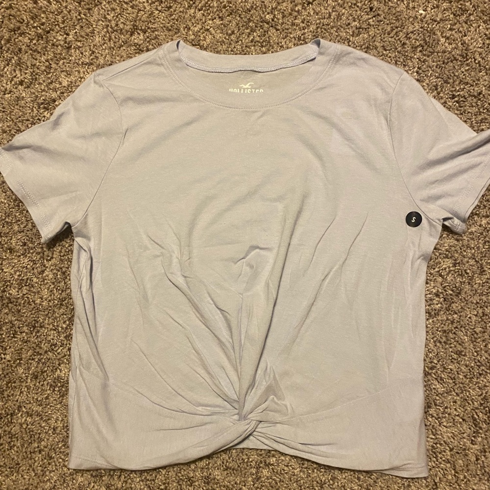 Hollister tee